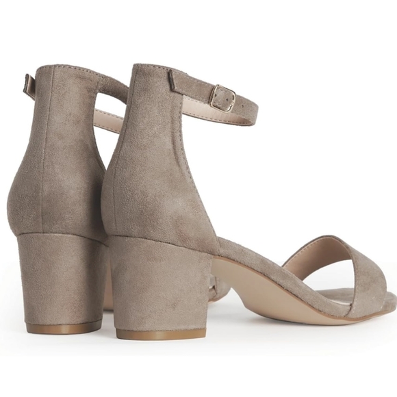 Sandals - Picture 4 of 4